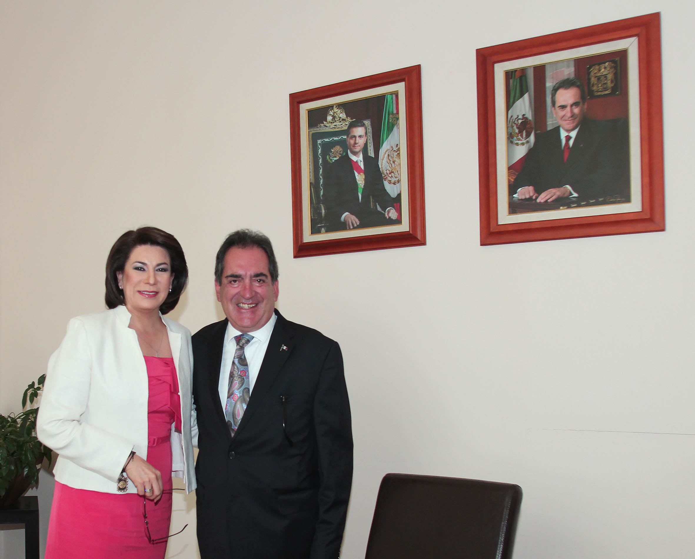 Se reúnen la alcaldesa y el gobernador