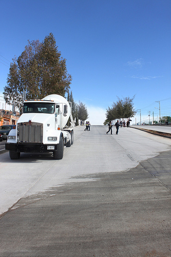 Alcaldesa supervisa y entrega obras de pavimentación en fraccionamientos del oriente