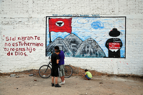 Migrantes siguen contra corriente y cargando la omisión gubernamental: AMOR