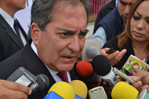 Rechaza Carlos Lozano refugio en desánimo y falso optimismo