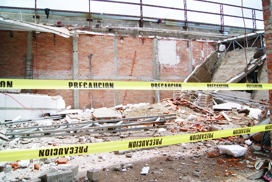 Derrumbe en San Cayetano deja tres lesionados carentes de seguridad social