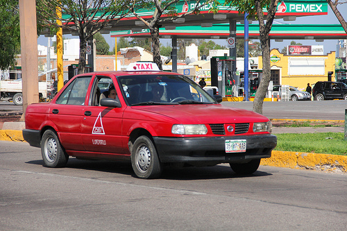 Buscará Gobierno estatal dotar de seguridad social a taxistas