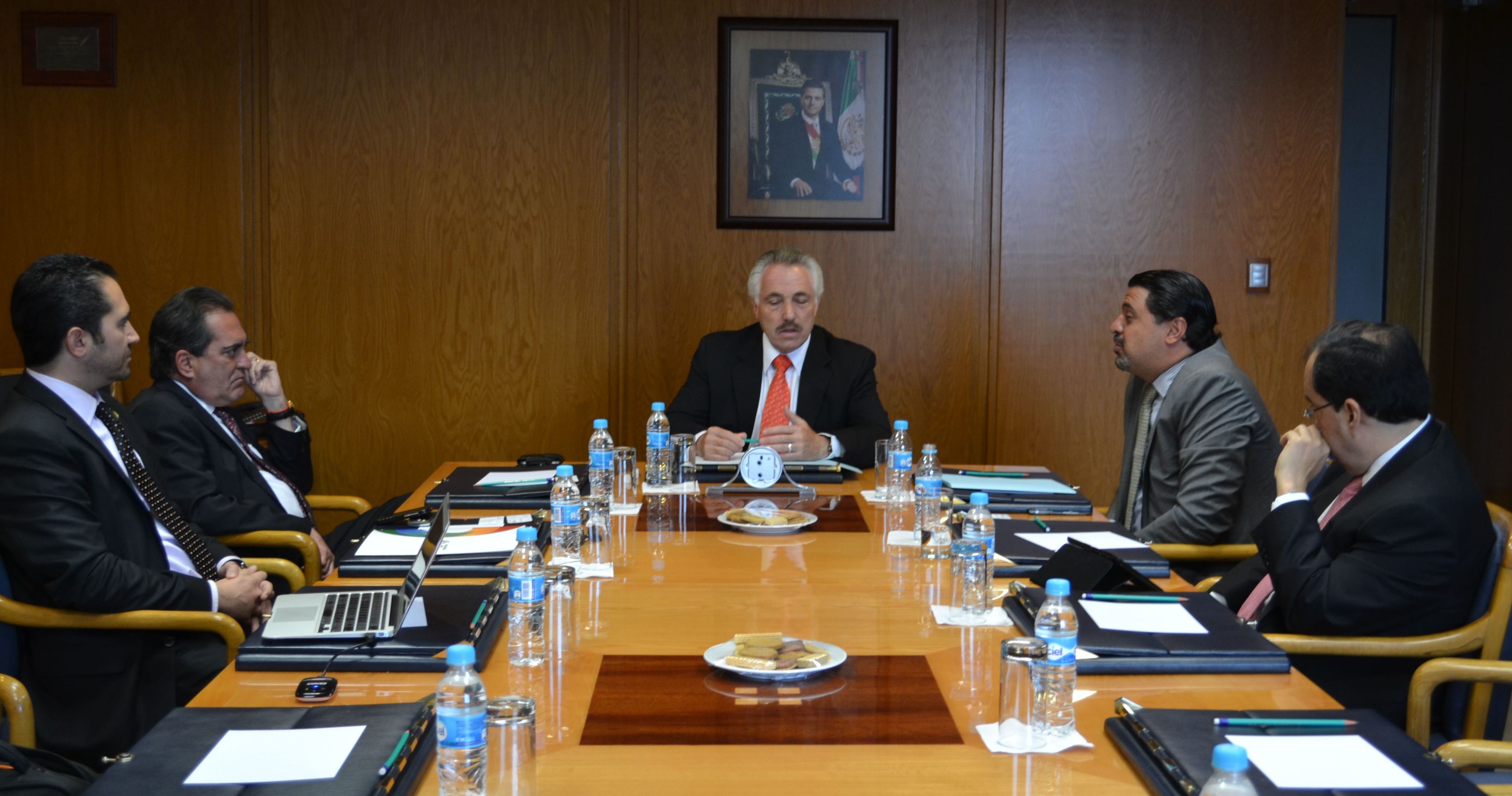 Se modernizará parque vehicular de taxis