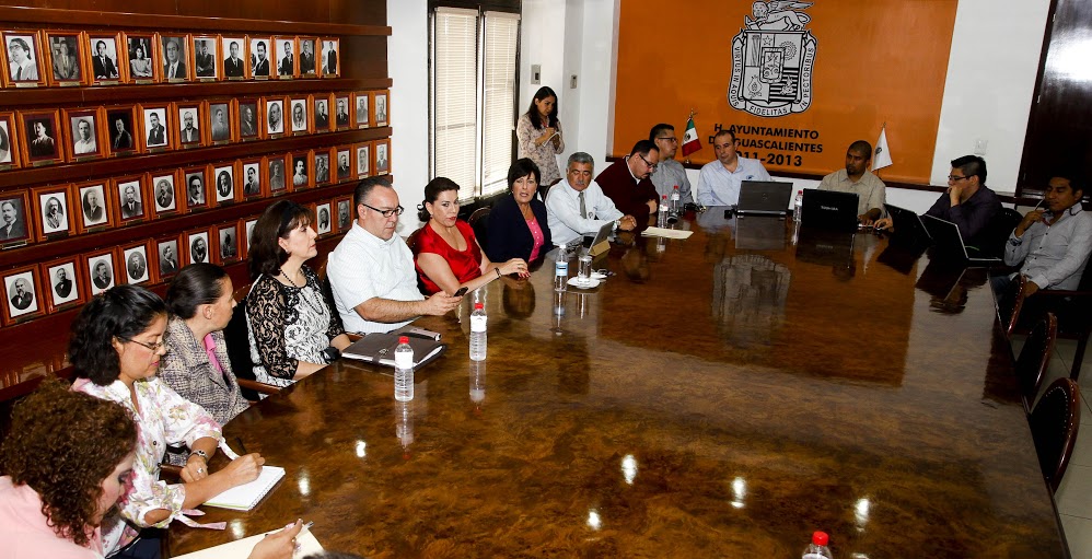 Presentan a gobierno capitalino Programa de Modernización Catastral del Estado