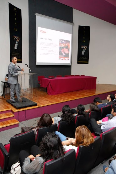 Se presentó en la UAA conferencia magistral sobre la relación entre el Reino Unido y México.
