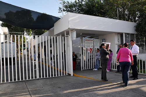 Todos los hospitales en el estado trabajando por encima de su capacidad