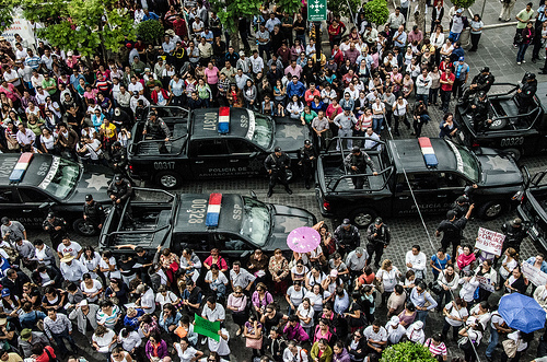 Congreso del Estado blindado por más de tres horas ante arribo del Magisterio