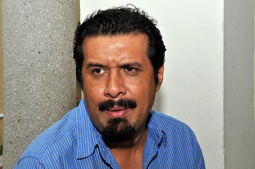 Artista que vive en el cliché del artista no tendrá ningún futuro: Rafael Paniagua