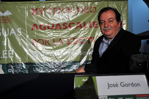 {ENTREVISTA} José Gordon, las neuronas espejo, la imaginación y la literatura