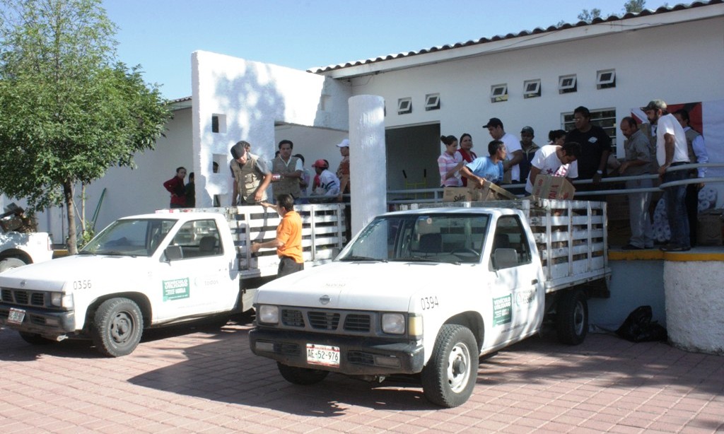 Parte Sedesol Aguascalientes con tráiler cargado de víveres para damnificados de San Luis Potosí