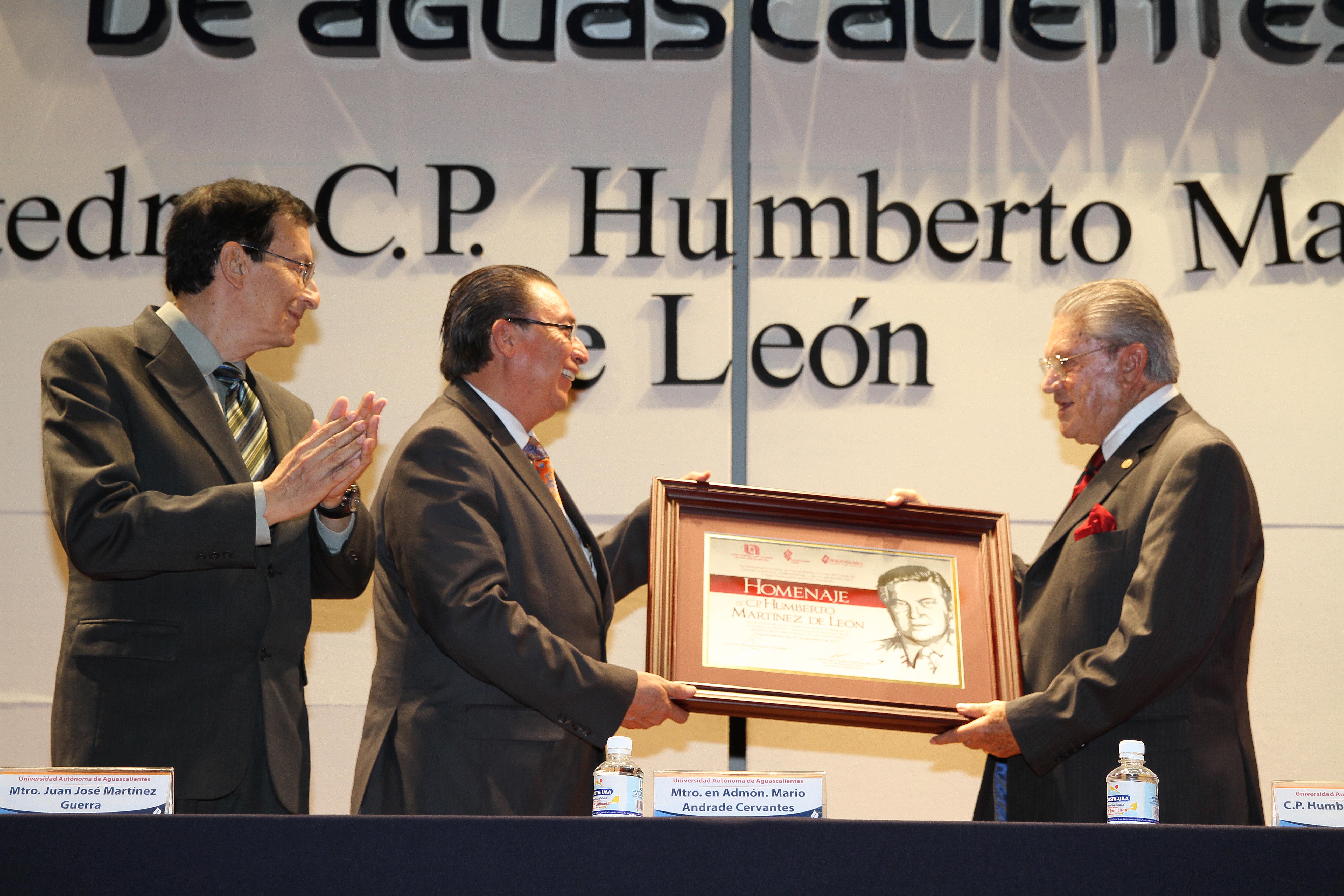 Instauran Cátedra Humberto Martínez de León en la UAA