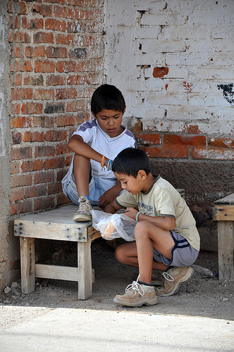 Se atiende a niños de primaria en situación de drogas y prostitución en Pocitos