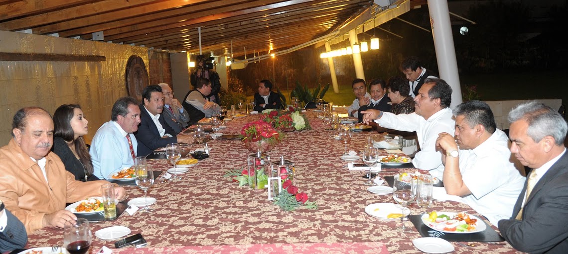 Lozano de la Torre se reúne con diputados federales