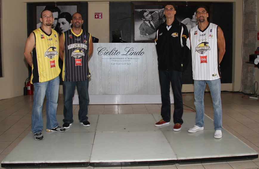 Presenta Panteras su equipo y uniforme para la temporada 2013-2014
