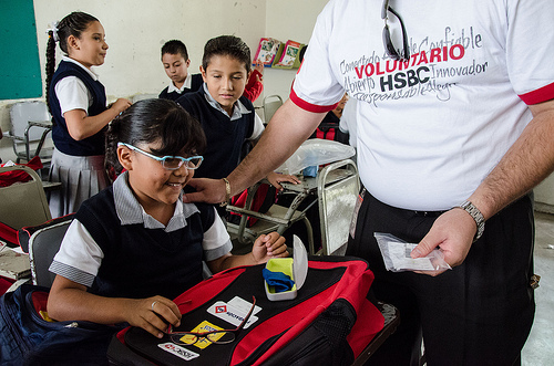 Primaria Miguel Ángel Barberena Vega recibe apoyos de la alianza Sólo Levanta la Mano
