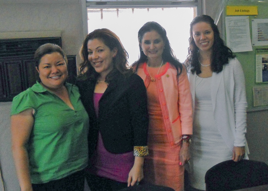 Presidenta del DIF Estatal visita instituciones de asistencia social en Los Angeles