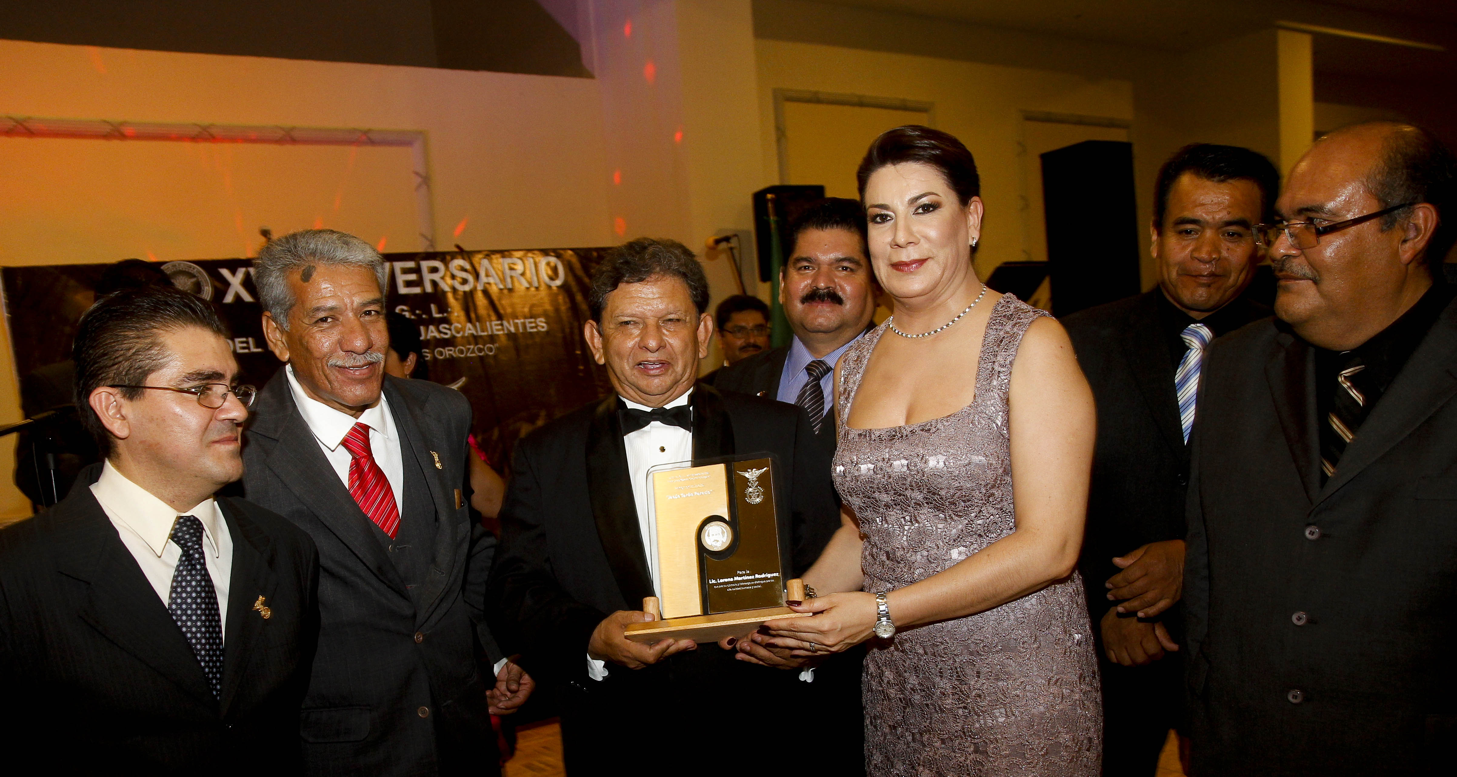 Recibe la alcaldesa el reconocimiento Jesús Terán Peredo