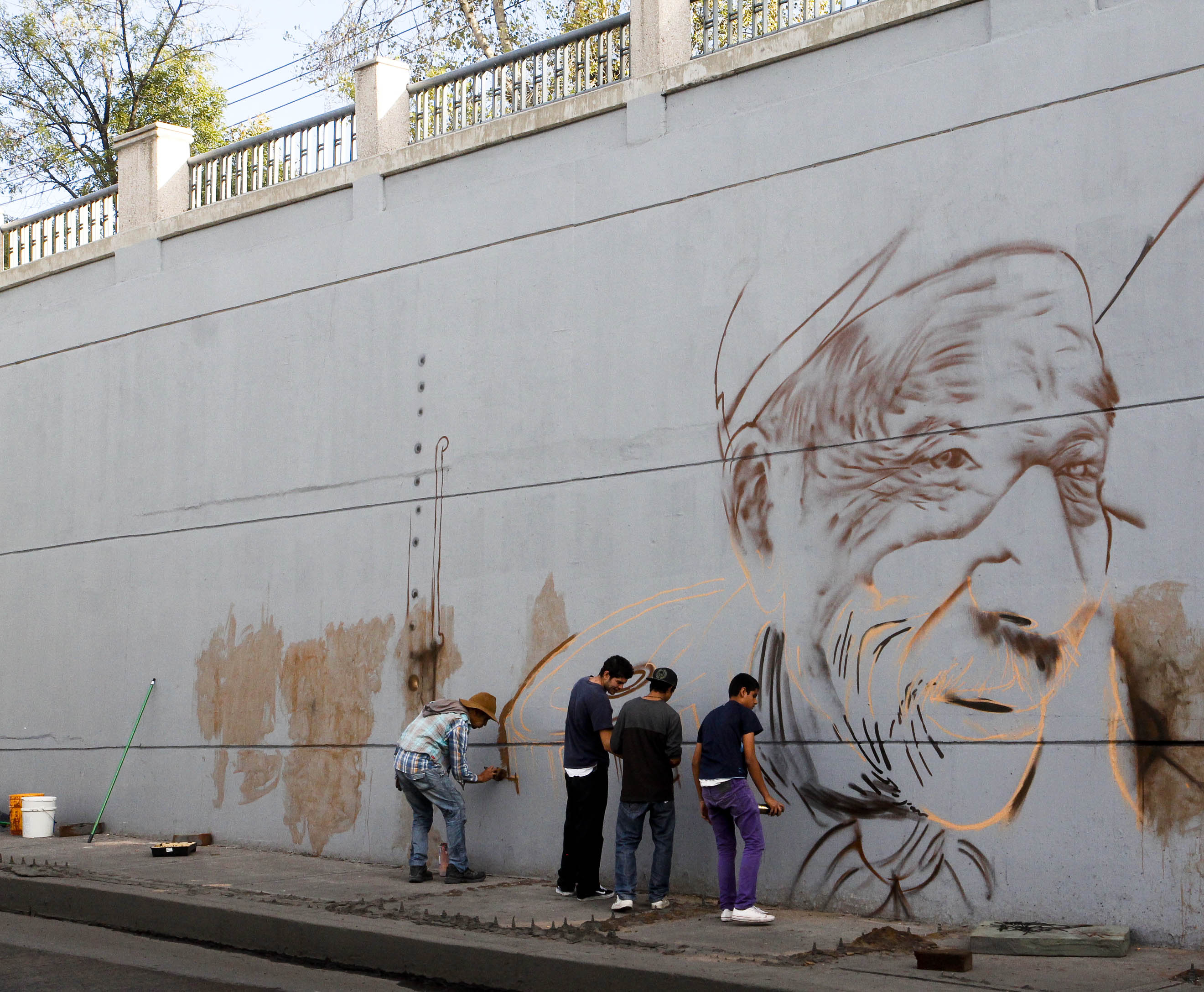 Encauza Convive Feliz a jóvenes que causaron daños a estética urbana