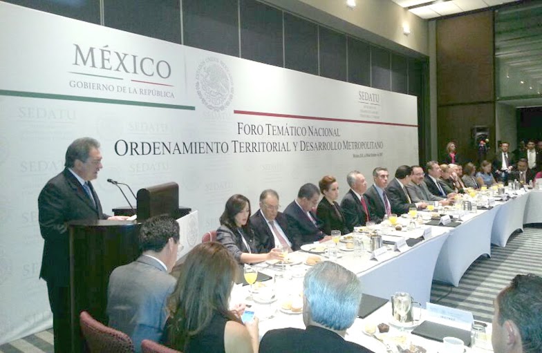 Participa Lozano en el Foro Nacional Ordenamiento Territorial y Desarrollo Metropolitano