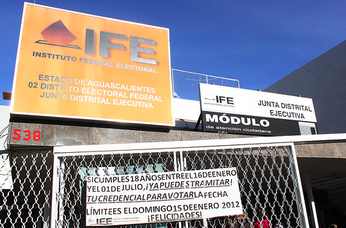 IFE extiende horario en módulos