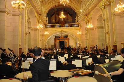 Ni la lluvia ni el espacio detuvieron que la Orquesta Sinfónica de Pekín se presentara en Aguascalientes