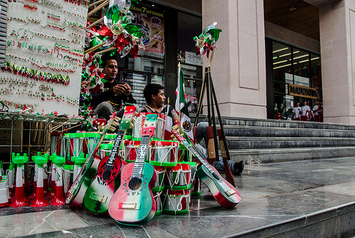 Exigen a Lorena Martínez eliminar comercios ambulantes en el centro