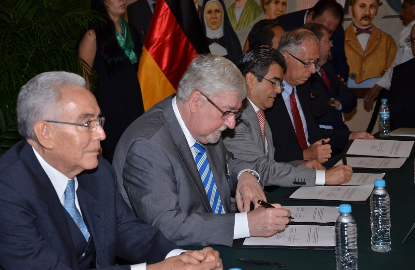 Signa carta de intención la LXI Legislatura con el parlamento de Renania-Palatinado, Alemania