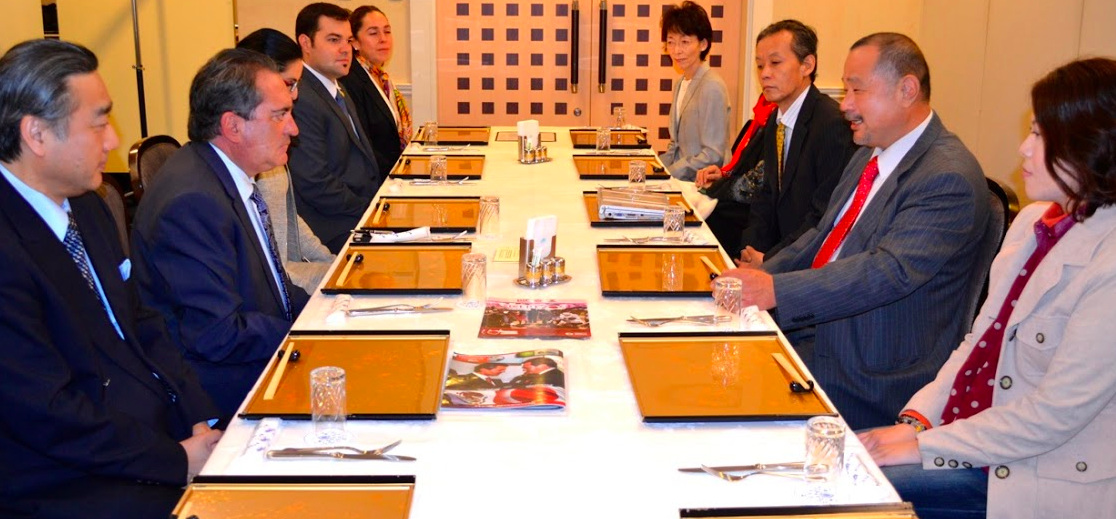 Se reúne el gobernador con directivos de cinco empresas japonesas