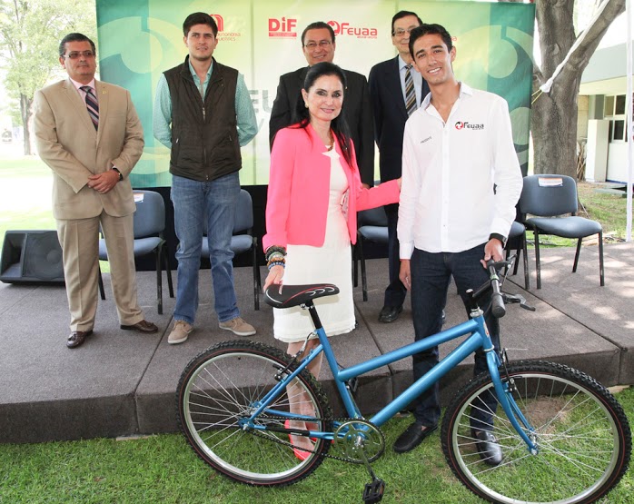 DIF estatal apoya a estudiantes de la Autónoma de Aguascalientes