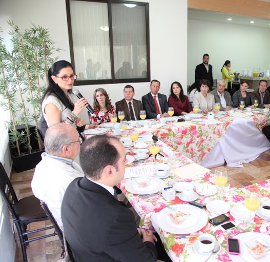 Padrinos del DIF estatal cambian historias de vida