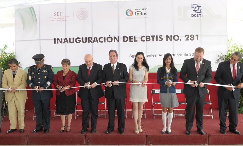 El subsecretario de Educación Media y el gobernador inauguraron el CBTIS #281