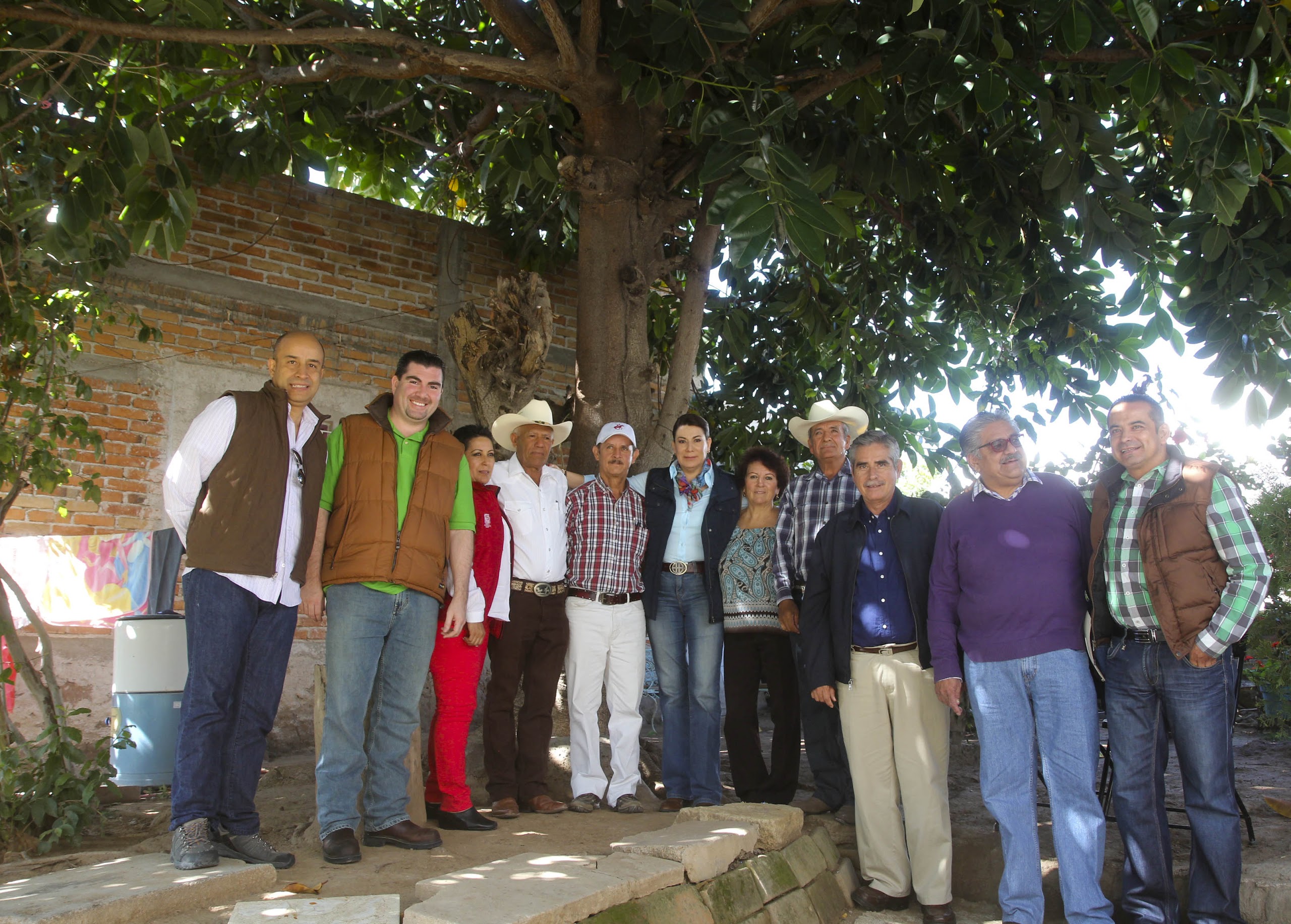 El Ayuntamiento capital realiza mejoras a la infraestructura urbana de la comunidad El Taray