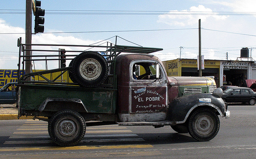 Por cada 100 pesos de los no vulnerables, los pobres ganan 4.60 en 2010