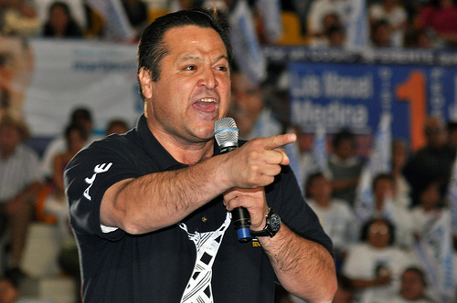 Panistas se cuelgan de toma de protesta de estudiantes de la UAA