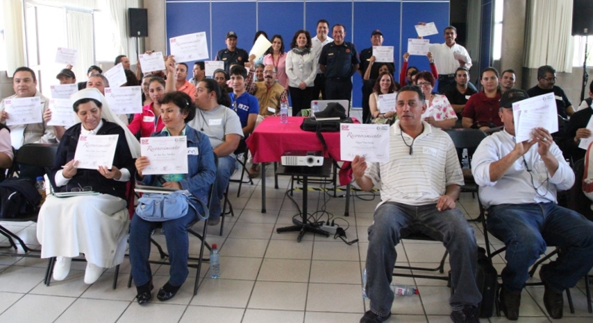 DIF estatal capacita a instituciones de beneficencia privada