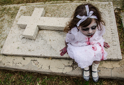 Mientras haya niños con hambre los zombis seguirán caminando