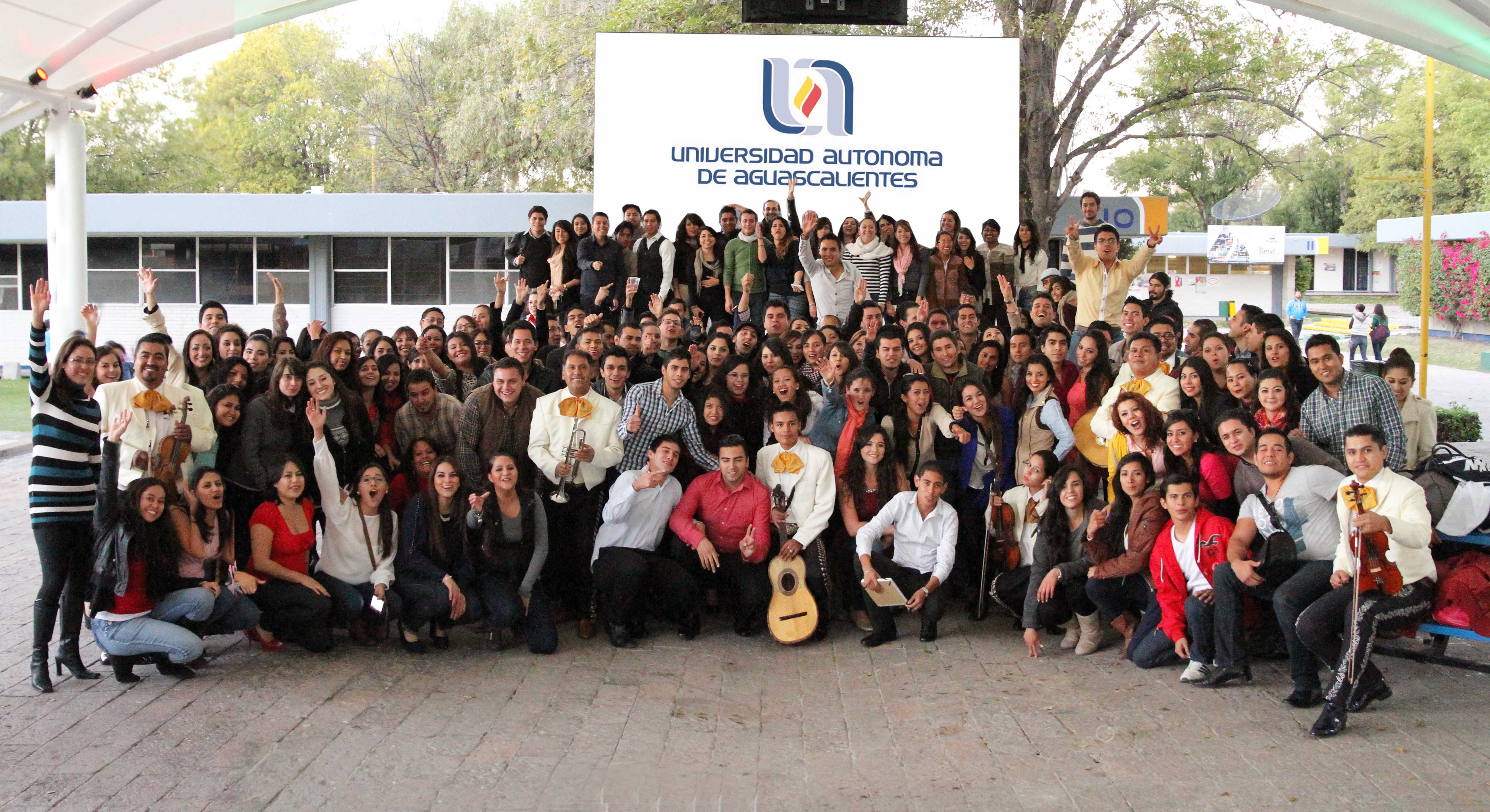 Celebra la Autónoma fin de semestre