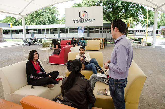 Realizan Estudiantes de la UAA muestras Emprendedora y Exportadora