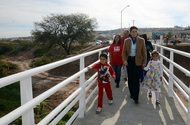 Se inaugura el puente peatonal dos Convive Feliz en Villas de Nuestra Señora de la Asunción