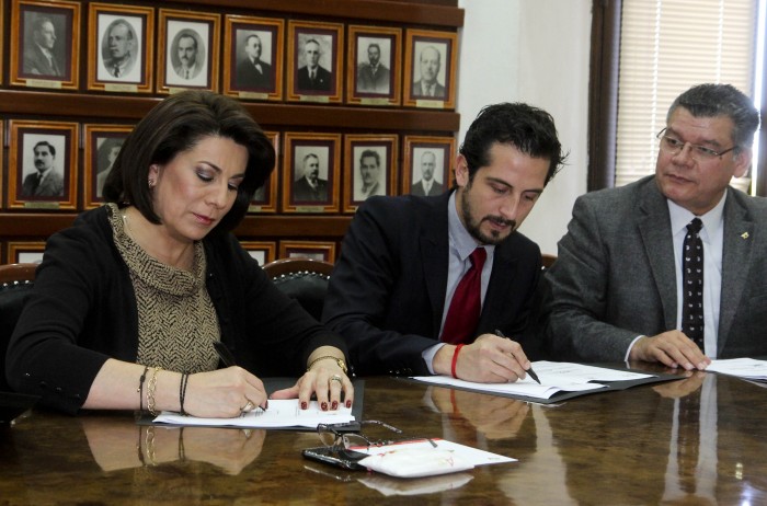 Firman gobierno municipal e Infonavit convenio de colaboración para eficientar trámite de predial