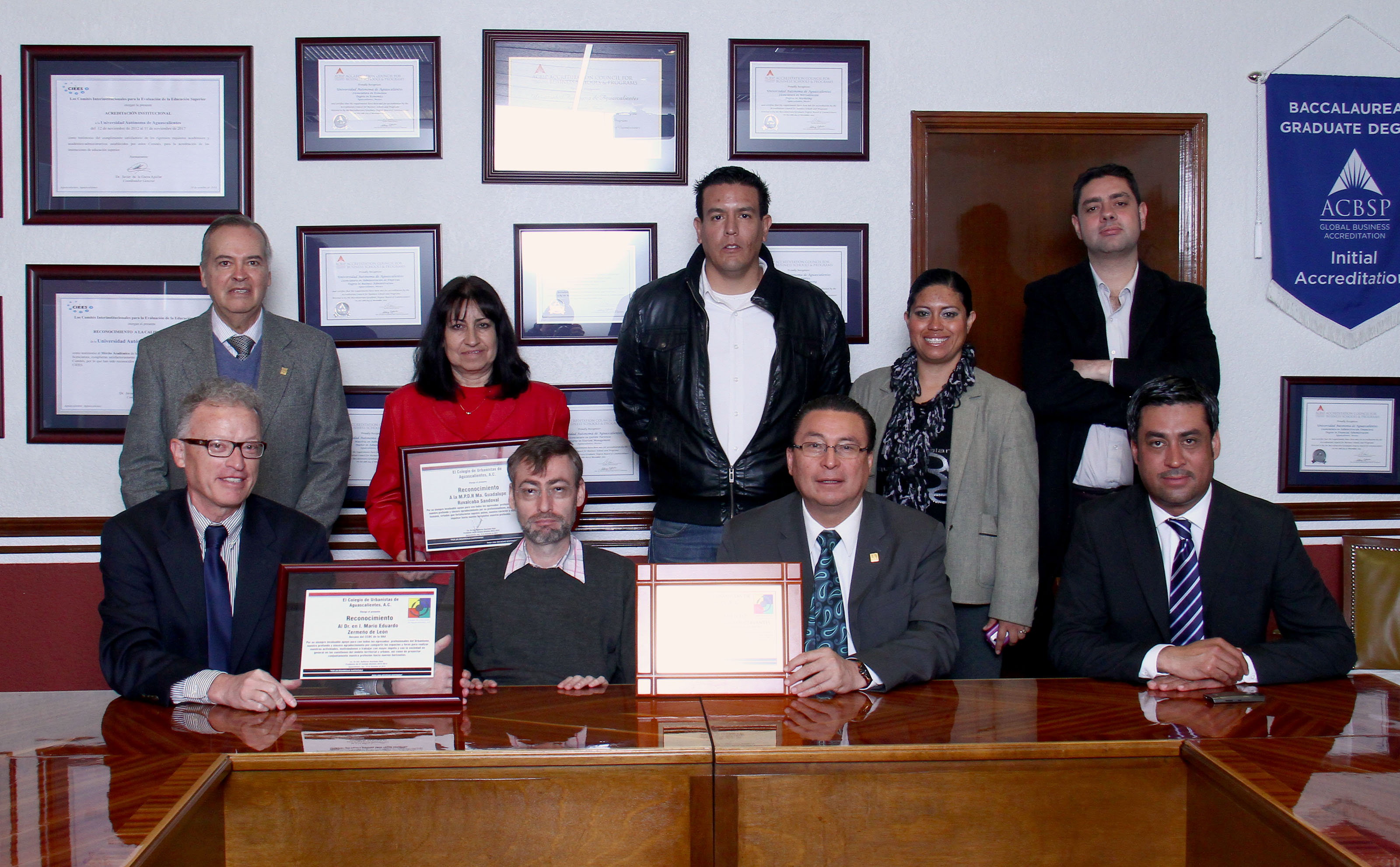 Colegio de Urbanistas realiza reconocimiento a la UAA