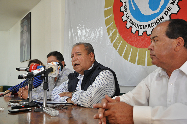 Que desaparezca la Comisión Nacional de los Salarios Mínimos, por inoperante