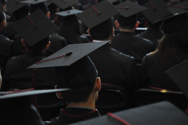 Entregan títulos a 455 egresados de la Universidad Tecnológica de Aguascalientes