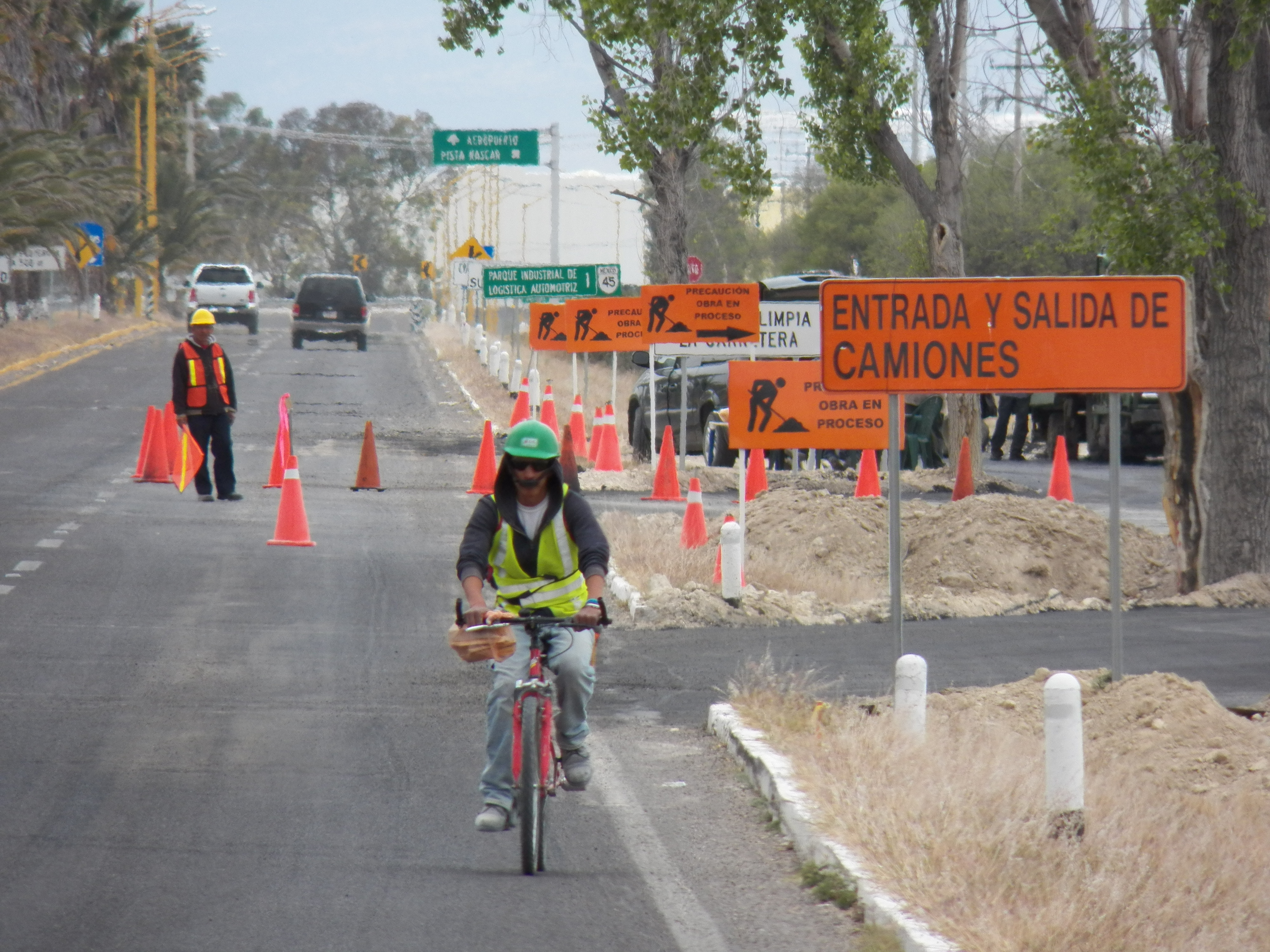 En 2013 se han creado más de 7 mil 900 empleos en materia de obra pública