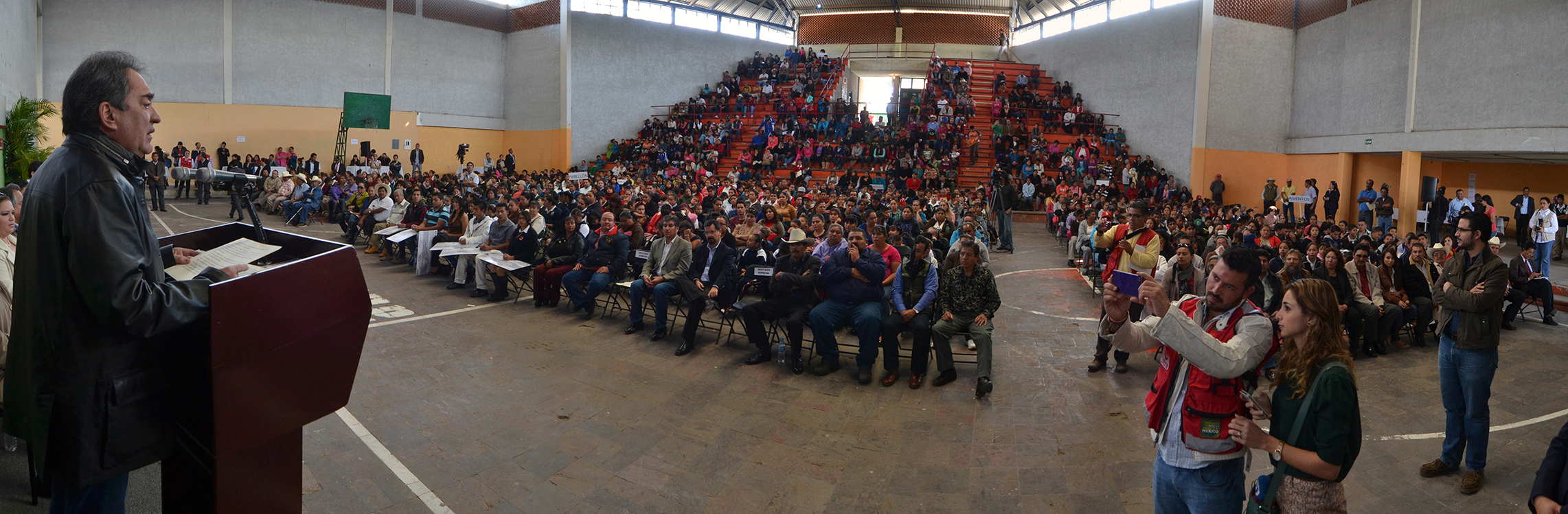 Llama Peña Nieto a Los Pinos a sus gobernadores