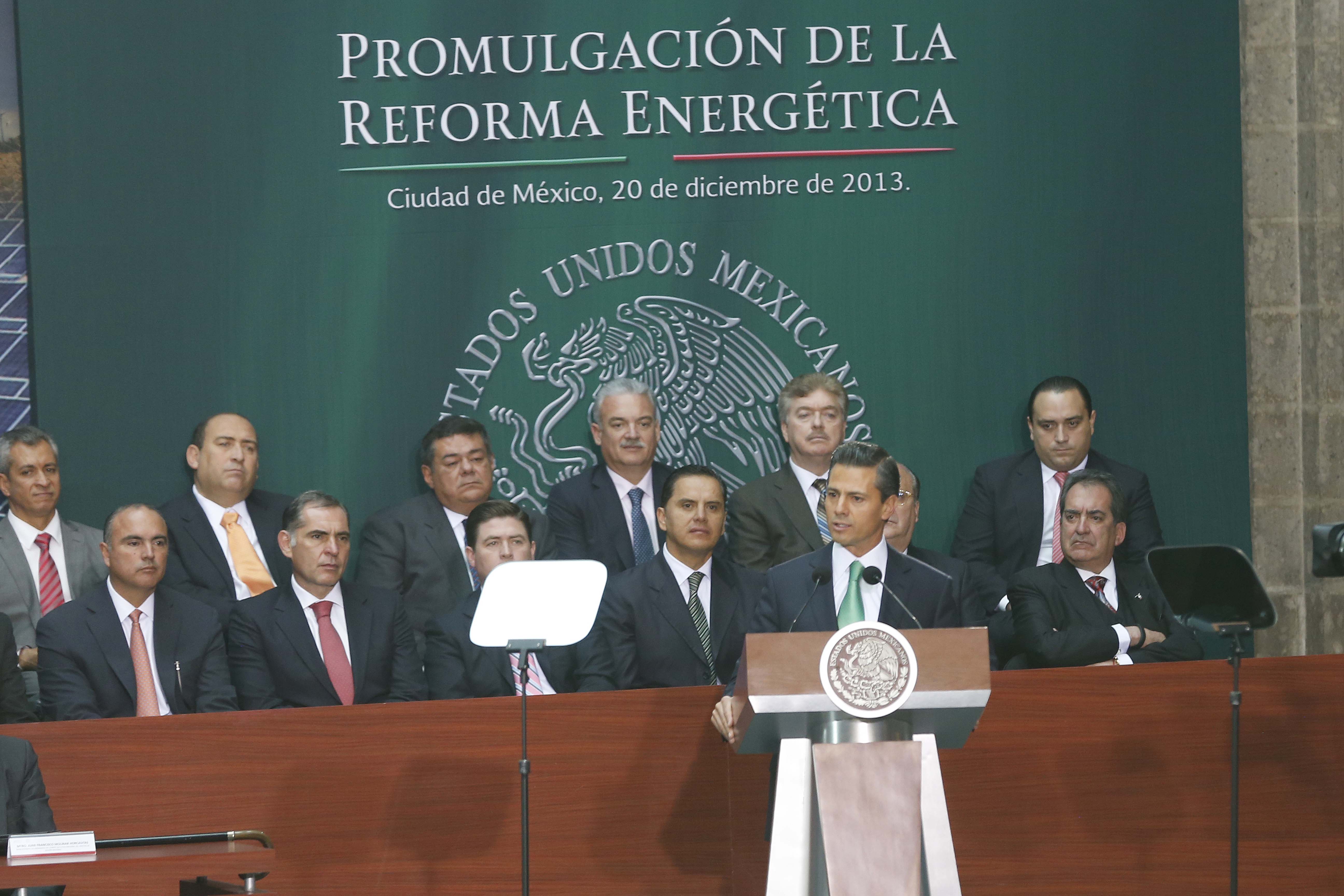 Asiste Lozano de la Torre al evento de promulgación de la Reforma Energética