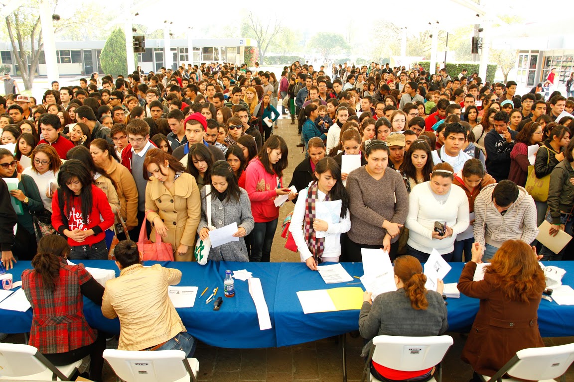 Entregan en la UAA más de 900 becas Pronabes