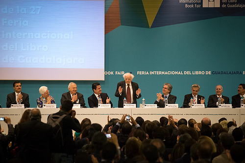 Lo esencial de la poesía está en la vida misma de las palabras