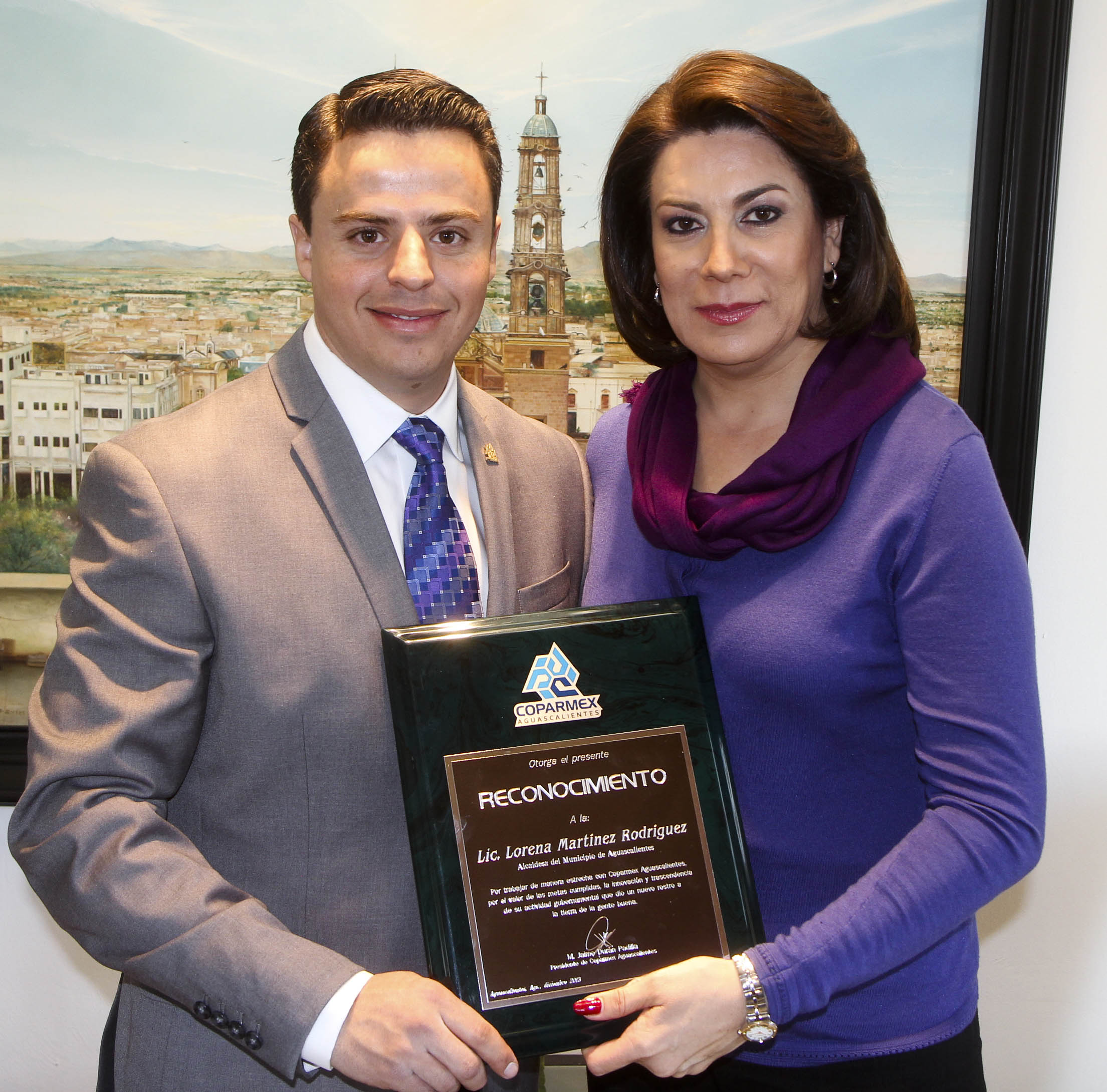 Recibe Lorena Martínez reconocimiento por parte de la Coparmex local