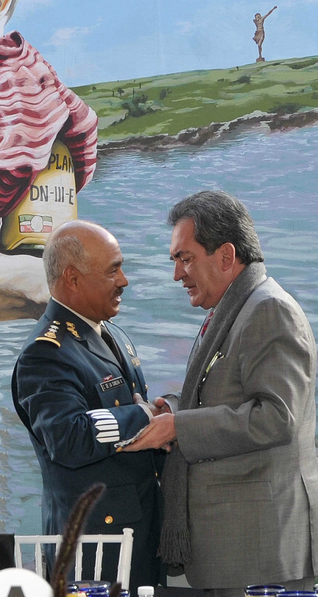 Reconocimiento al trabajo del General César de la Sancha Villa